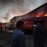 حريق في مصنع الكارتون