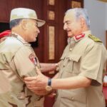 الفريق أسامة عسكر مع قائد الجيس الليبي