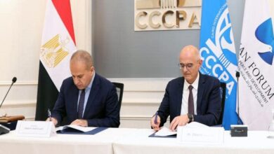 جانب من توقيع الاتفاقية