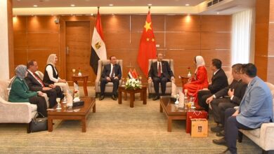 محافظ الاسكندرية مع قنصل الصين