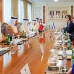 وزير الخارجية البحريني ونظيره الإسرائيلي