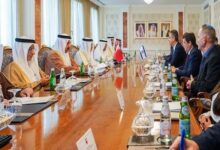 وزير الخارجية البحريني ونظيره الإسرائيلي