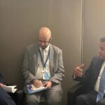 وزير الصحة المصري مع نظيره الفرنسي