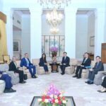 وزيرة التعاون الدولي مع الرئيس التنفيذي لهونج كونج