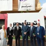 خبراء تعليم مع رئيس الحملة الانتخابية