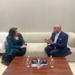 وزيرة الهجرة مع السفير المصري