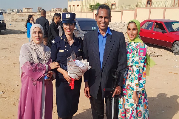 الإعلامي على أبو زيدان مع نجلته وأسرته
