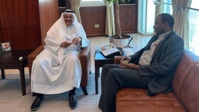 الدخيري مع مدير عام غرفة التجارة والصناعة بالكويت