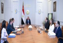 الرئيس السيسي مع المجموعة الوزارية الاقتصادية