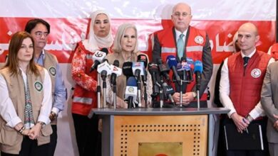 السفيرة هيفاء أبو غزالة خلال تدشين القافلة