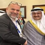 الشيخ مهاجري زيان مع وزير الشؤون الاجتماعية بدولة الكويت