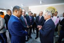 رئيس الأكاديمية العربية خلال تفقد مجمع خدمة الصناعة