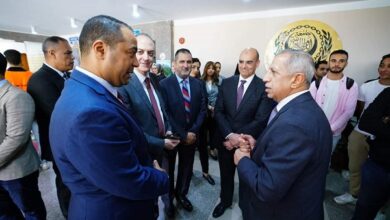 رئيس الأكاديمية العربية خلال تفقد مجمع خدمة الصناعة