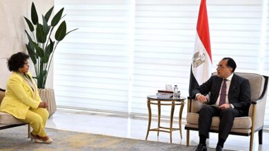 رئيس الوزراء مع مديرة وكالة أودا نيباد