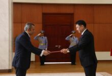 سفير مصر يقدم أوراق عتماده لدى منغوليا