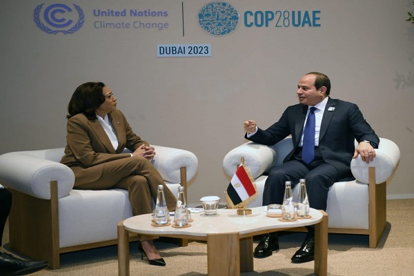 الرئيس السيسي مع نائبة الرئيس الأمريكي