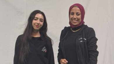 الطالبة أمينة سيد - والطالبة مورين كمال