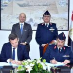 جانب من توقيع الاتفاقيات