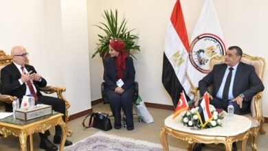 وزير الإنتاج الحربي مع الجانب التركي