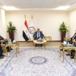 وزير الإنتاج الحربي مع الشركات البلغارية