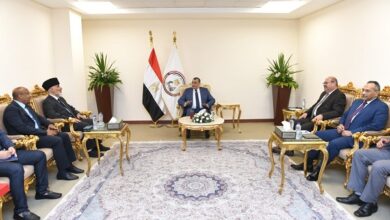 وزير الإنتاج الحربي مع الشركات البلغارية