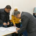 وزير الدولة للإنتاج الحربي خلال عملية الاقتراع