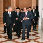 الرئيس السيسي مع وزير الخارجية الصيني