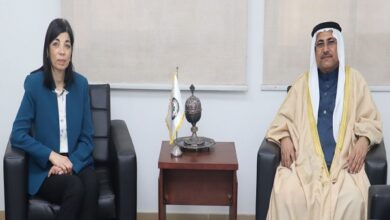العسومي مع مساعدة وزير الخارجية الصري للشؤون البرلمانية