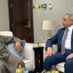 رئيس الأكاديمية العربية مع مسؤول شركة النفط الكويتية