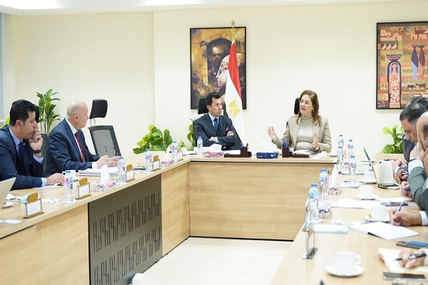 وزيرا التخطيط والرياضة