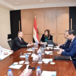 وزيرة التخطيط مع سفير قطر لدى مصر