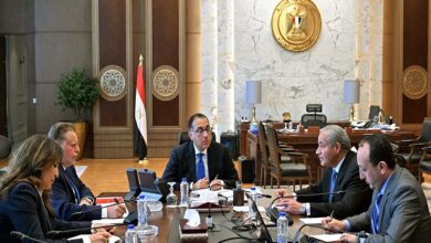 اجتماع رئيس الوزراء ووزير التموين ومحافظ البنك المركزي