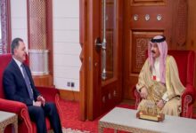 ملك البحرين مع وزير الداخلية المصري
