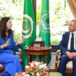 الدكتور إسماعيل عبد الغفار إسماعيل مع الدكتورة ماجي نصيف