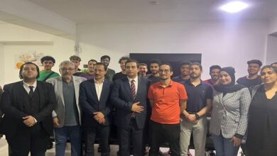البعثة القنصلية مع الطلاب المصريين