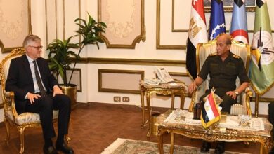 الفريق أول محمد زكي مع وكيل سكرتير الأمم المتحدة
