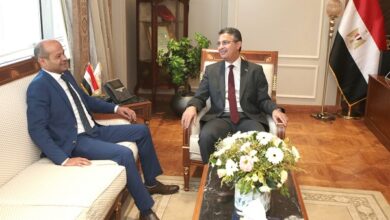 وزير التموين مع رئيس البورصة المصرية
