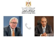 وزير الخارجية مع المنسق الأممي لعملية السلام