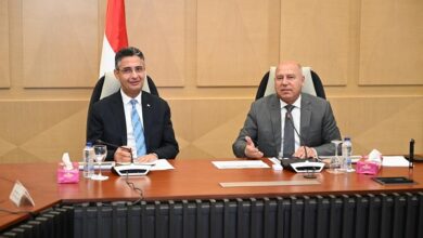 وزيرا التموين والصناعة والنقل