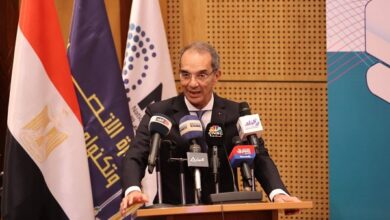 الدكتور عمرو طلعت وزير الاتصالات