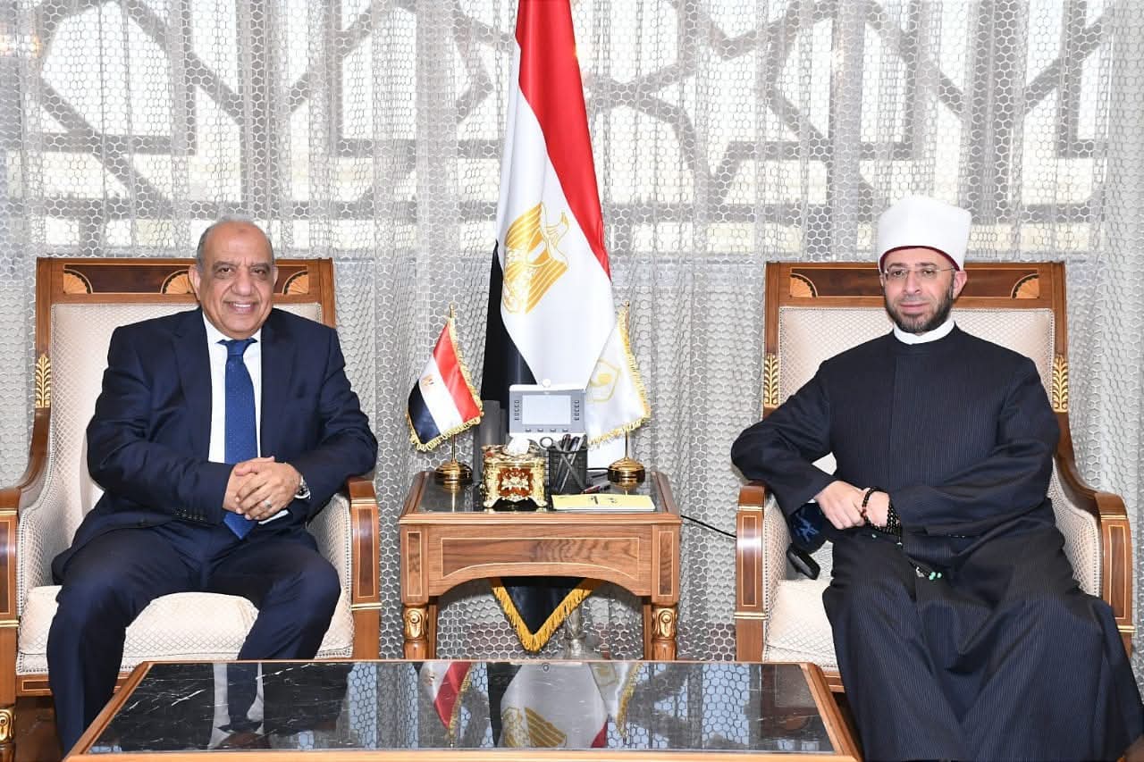 وزير الأوقاف يستقبل وزير الكهرباء