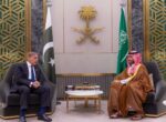 اجتماع ثنائي بين رئيس الوزراء الباكستاني شهباز شريف وولي العهد السعودي محمد بن سلمان
