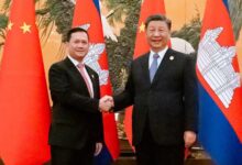 الرئيس الصيني شي جين بينغ يلتقي رئيس وزراء كمبوديا هون مانيت في تيانجين