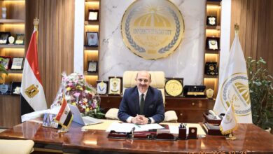 الدكتور أحمد عزب رئيس جامعة مدينة السادات