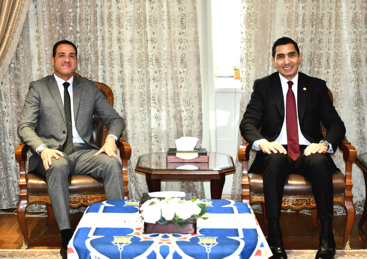 اجتماع وزير الشباب مع مسؤولي التعليم لتعزيز الأنشطة الرياضية للطلاب