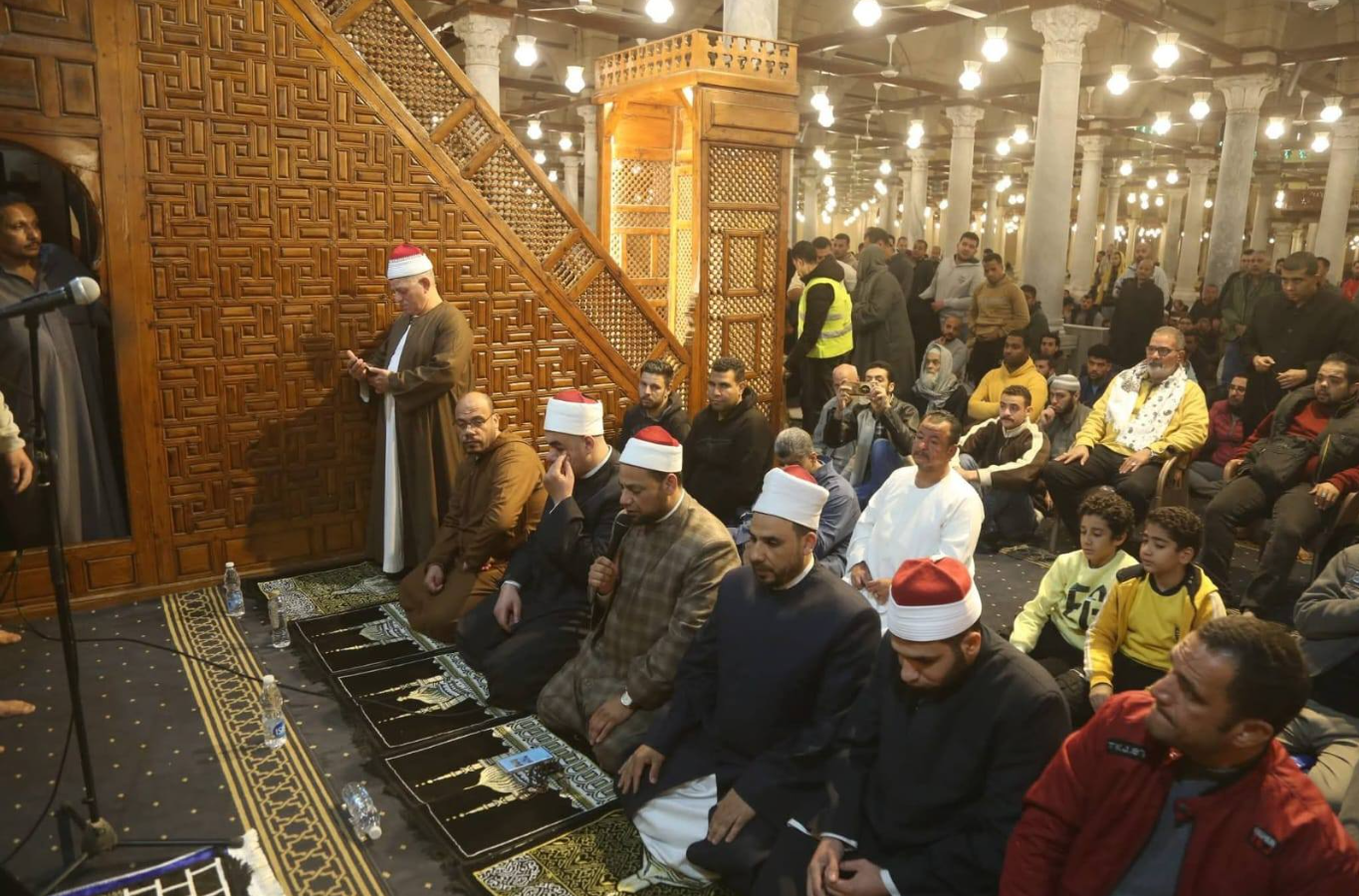 الليلة السابعة رمضان تشهد تلاوة كبار القراء داخل أحد المساجد الكبرى