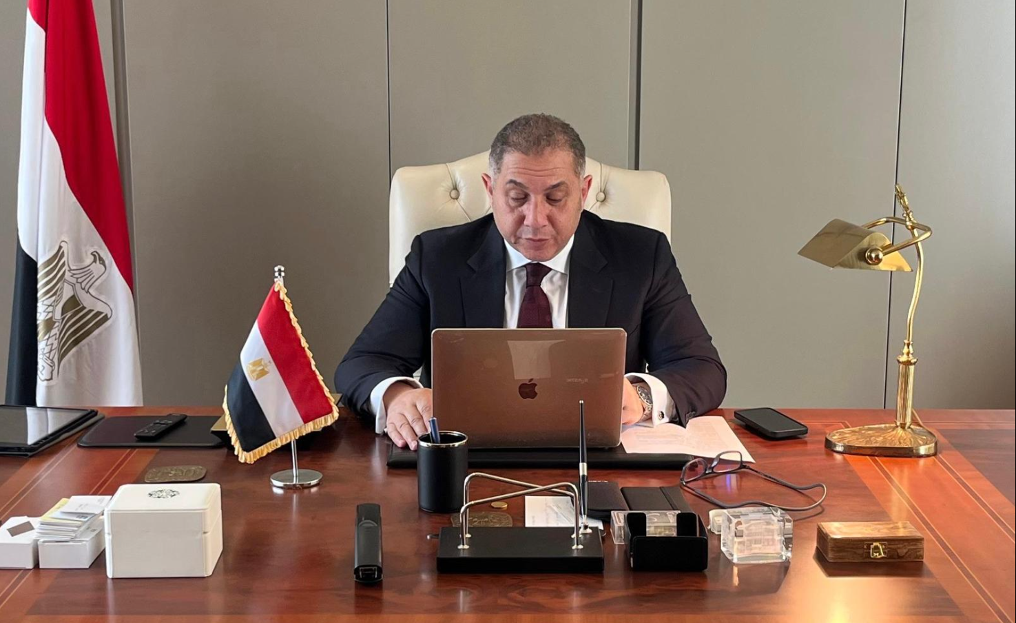 ندوة افتراضية لتعزيز الاستثمار المصري.