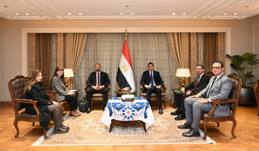 اجتماع وزير الشباب مع منظمة OECD لتعزيز سياسات الشباب وتمكينهم