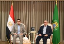 وزير الشباب والرياضة يلتقي محافظ الإسماعيلية في ديوان عام المحافظة