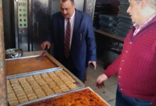 ضبط طن بسكويت و1000 علبة كعك عيد داخل مصنع غير مرخص بدمياط